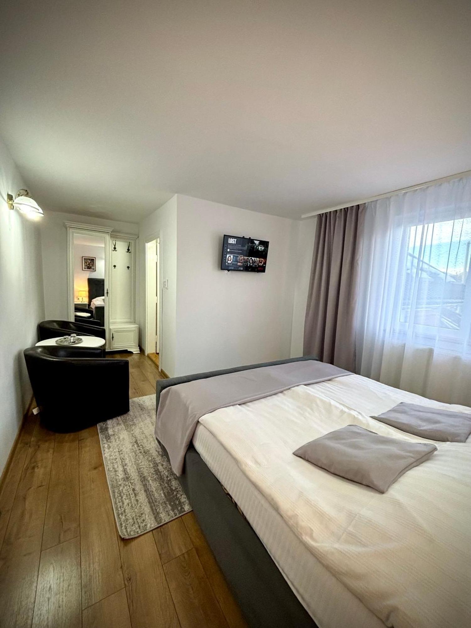 Pensiunea Casa-Stefanel Sadova  Esterno foto